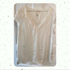 White Short Sleeve Shirt - Size Medium